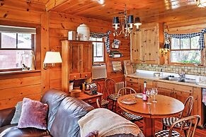 Newport Cabin w/ Lakefront Private Porch & Grill!