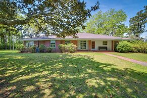 Fifties Beaufort Home w/ Patio, On Newport River!