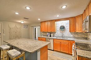 Updated Rustic Yankeetown Home w/ Lanai & Dock