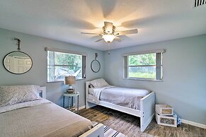 Updated Rustic Yankeetown Home w/ Lanai & Dock