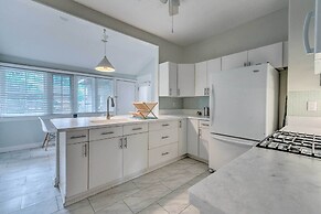 Chic Ocala Home w/ Yard ~ 1 Mi to Dtwn Square