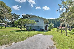 Docks + Balcony: Peaceful River Abode in Dunnellon