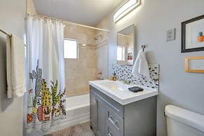 Joshua Tree Vacation Home w/ Private Hot Tub!
