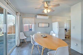 Joshua Tree Vacation Home w/ Private Hot Tub!