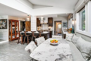 Steps From Central Downtown: Breckenridge Home