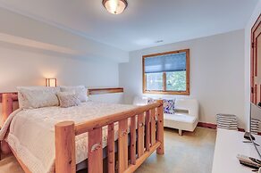 Peaceful Mountian Oasis: Firepit, Hot Tub, Sauna!