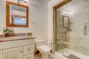 Peaceful Mountian Oasis: Firepit, Hot Tub, Sauna!