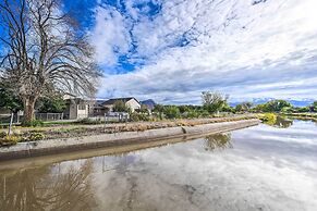 The Vineyard Country Farm Home at Grand Valley