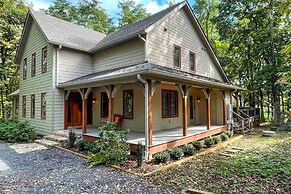 Spacious Wintergreen Resort Home w/ Hot Tub!