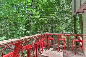 Redwoods Cabin w/ Hot Tub: Walk to Russian River!