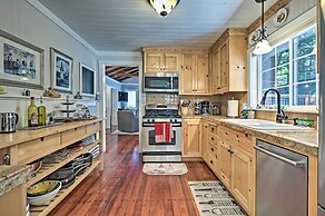 Redwoods Cabin w/ Hot Tub: Walk to Russian River!