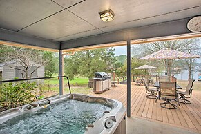 Roomy Texas Lake Retreat w/ Private Boat Ramp