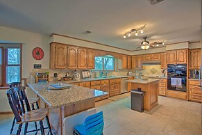 Roomy Texas Lake Retreat w/ Private Boat Ramp