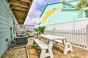 Port Aransas Condo W/on-site Pool - Walk to Beach!