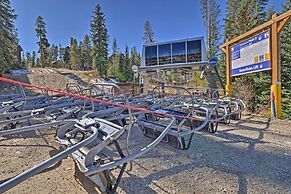Breck Townhome w/ Balcony: Walk to Ski Lifts!