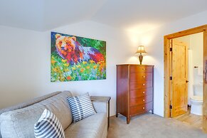 Breck Townhome w/ Balcony: Walk to Ski Lifts!