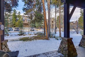 Breck Townhome w/ Balcony: Walk to Ski Lifts!