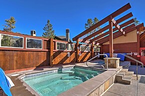Breck Townhome w/ Balcony: Walk to Ski Lifts!