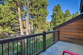 Breck Townhome w/ Balcony: Walk to Ski Lifts!