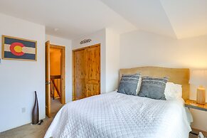 Breck Townhome w/ Balcony: Walk to Ski Lifts!