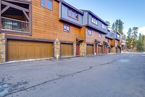 Breck Townhome w/ Balcony: Walk to Ski Lifts!