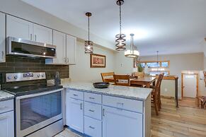 Breck Townhome w/ Balcony: Walk to Ski Lifts!