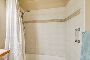 Gorgeous Oceanfront Condo With Spectacular Views!