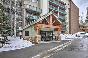 Walk to Main St: Ski-in/ski-out Breckenridge Condo