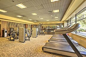 6 Mi to Lake Tahoe: Everline Resort Retreat!