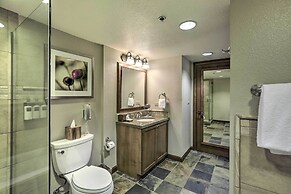 6 Mi to Lake Tahoe: Everline Resort Retreat!