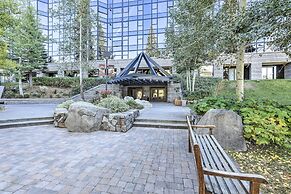 6 Mi to Lake Tahoe: Everline Resort Retreat!