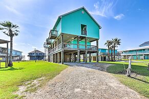 Surfside Beach Home w/ Views, Steps to Shore!