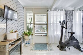 11 Mi to Nola: Westwego Home w/ Sunroom!