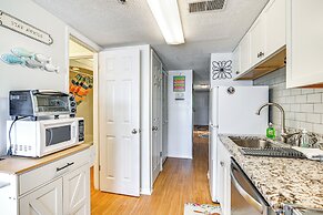 Cozy Beachfront Condo w/ Wifi, Views & Pool Access