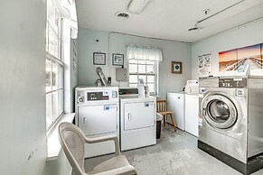 Cozy Beachfront Condo w/ Wifi, Views & Pool Access