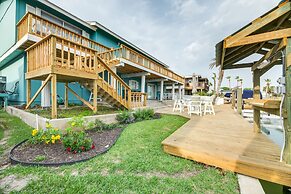 Private Dock: Charming & Spacious Rockport Abode!