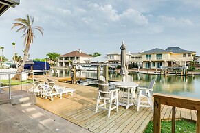 Private Dock: Charming & Spacious Rockport Abode!