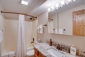 Crested Butte Condo w/ Pool Access: Walk to Slopes