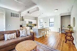 'the Republic Retreat' Walk to Washington Park!