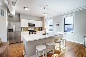 'the Republic Retreat' Walk to Washington Park!