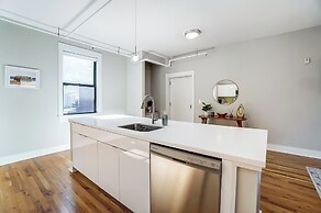 'the Republic Retreat' Walk to Washington Park!