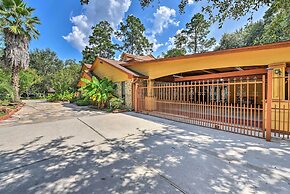 Spacious Conroe Home w/ Foosball & Pool Table!