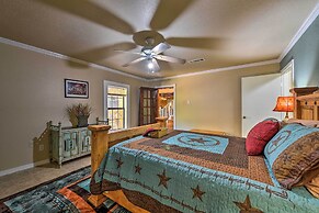 Spacious Conroe Home w/ Foosball & Pool Table!