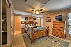 Spacious Conroe Home w/ Foosball & Pool Table!