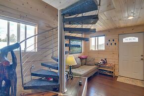 Secluded Jefferson Cabin w/ Deck + Mountain Views!