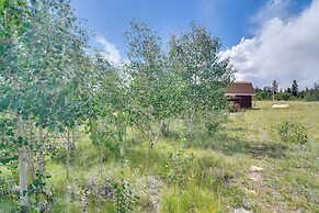 Secluded Jefferson Cabin w/ Deck + Mountain Views!