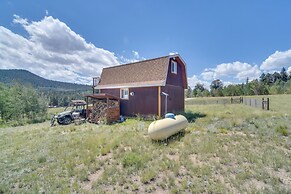 Secluded Jefferson Cabin w/ Deck + Mountain Views!