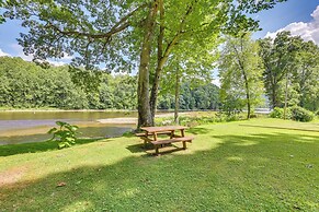 Charming Parsons Cabin w/ Grill on the Cheat River