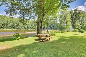 Charming Parsons Cabin w/ Grill on the Cheat River