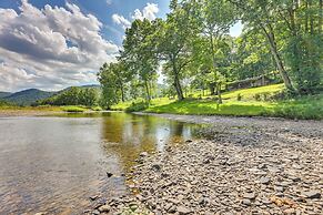 Charming Parsons Cabin w/ Grill on the Cheat River